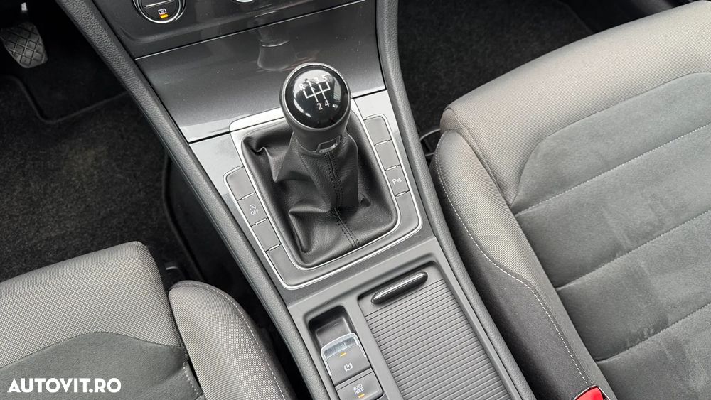Volkswagen Golf Variant 1.6 TDI SCR Comfortline - 14
