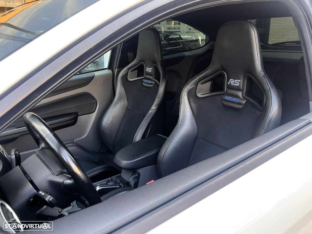 Ford Focus 2.5 T RS - 14