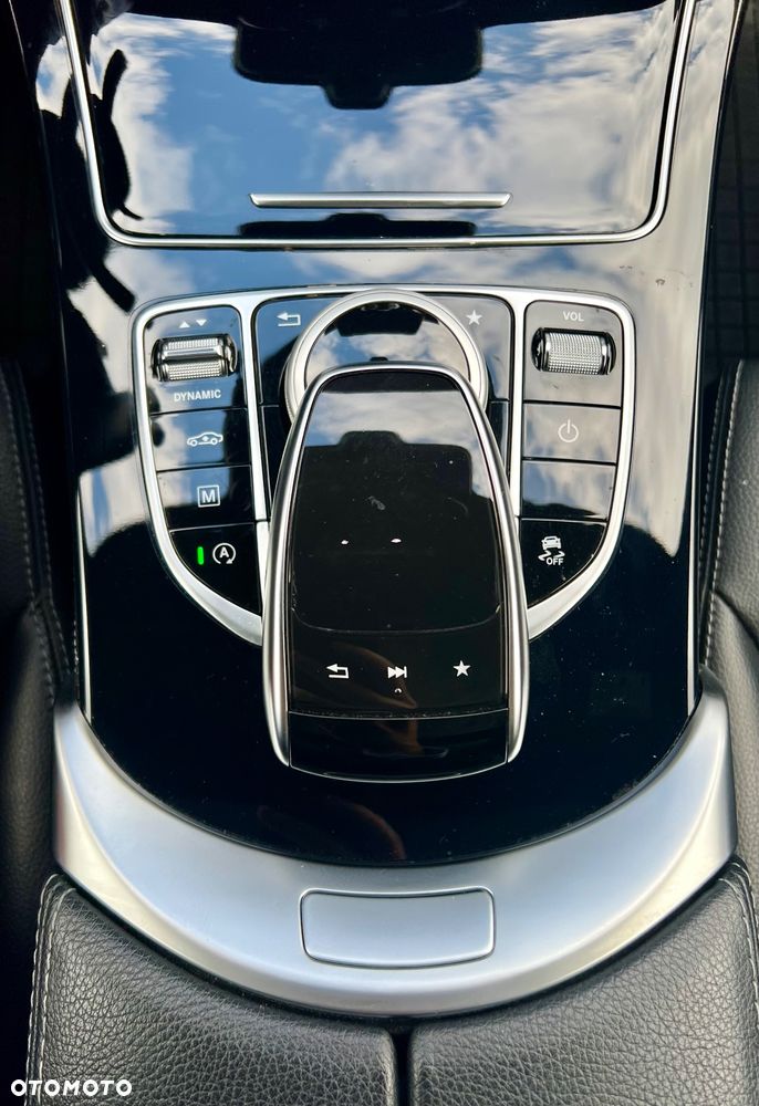 Mercedes-Benz GLC - 11