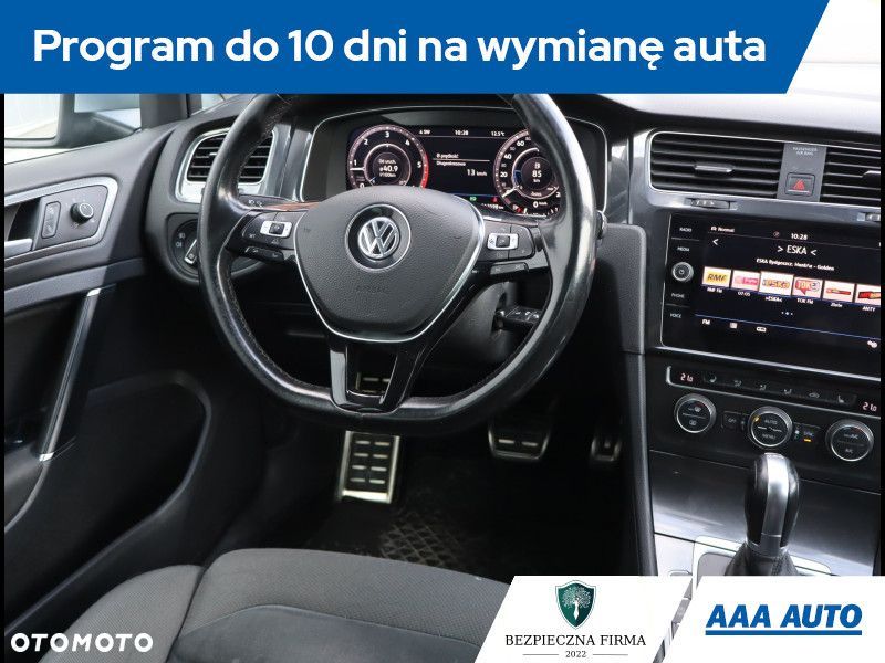 Volkswagen Golf - 8