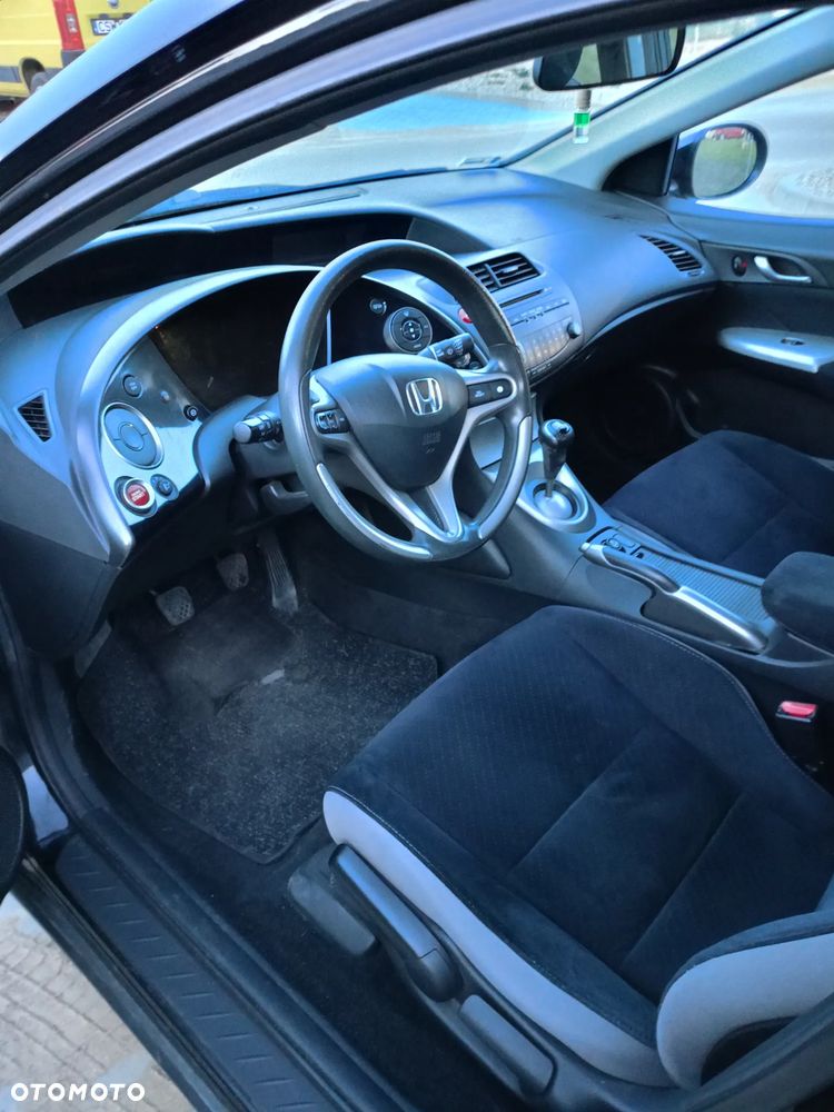 Honda Civic 1.8 Comfort - 19
