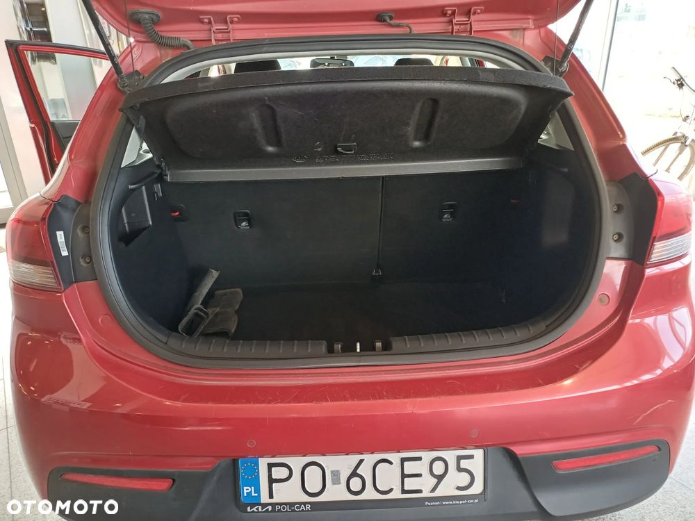 Kia Rio 1.4 M - 12