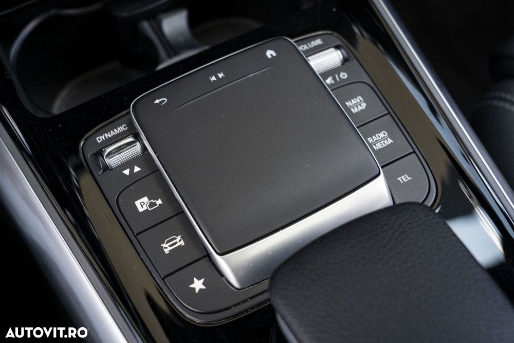 Mercedes-Benz GLA - 21
