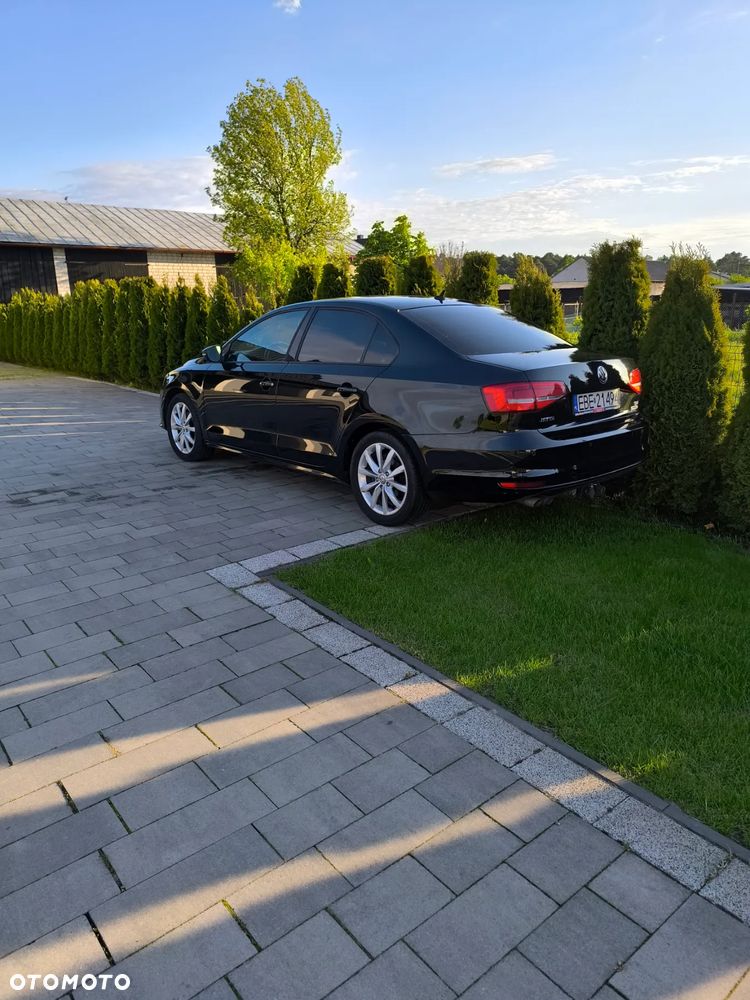 Volkswagen Jetta 2.0 TDI DPF BMT Trendline - 2