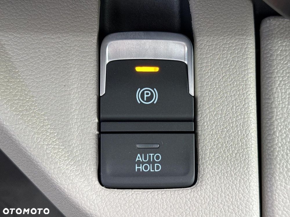 Volkswagen Multivan 2.0 TDI L1 Style DSG - 30