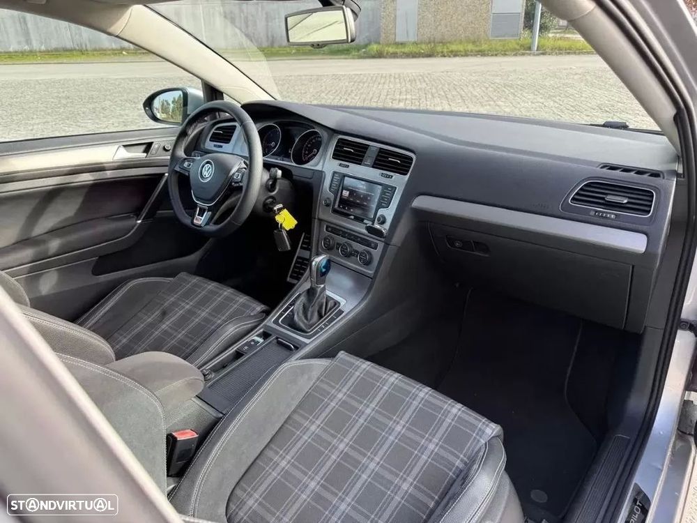 VW Golf 1.6 TDI BlueMotion DSG Cup - 15