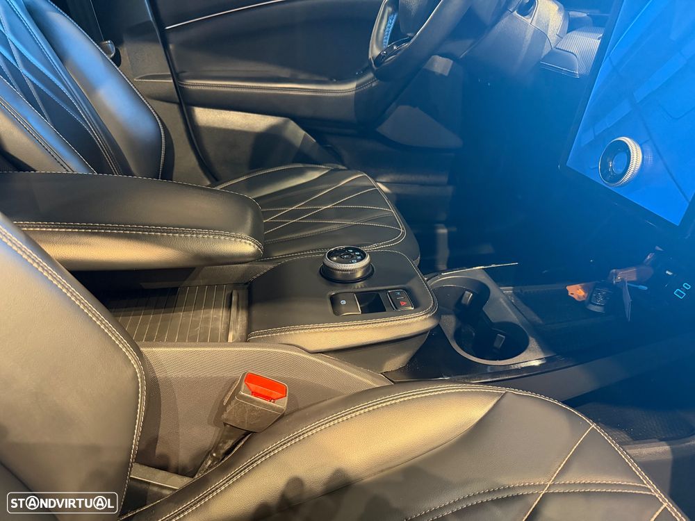 Ford Mustang Mach-E Premium - 35