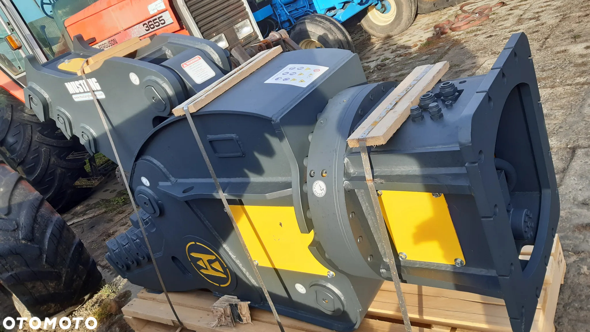 Szczęka krusząca nożyce wyburzeniowe RH 26 Mustang koparka 20-26 T, waga 2300 kg - 2
