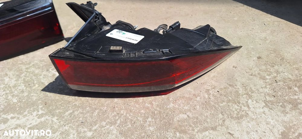 Stop dreapta Renault Megane E-Tech cod 265552143R - 2