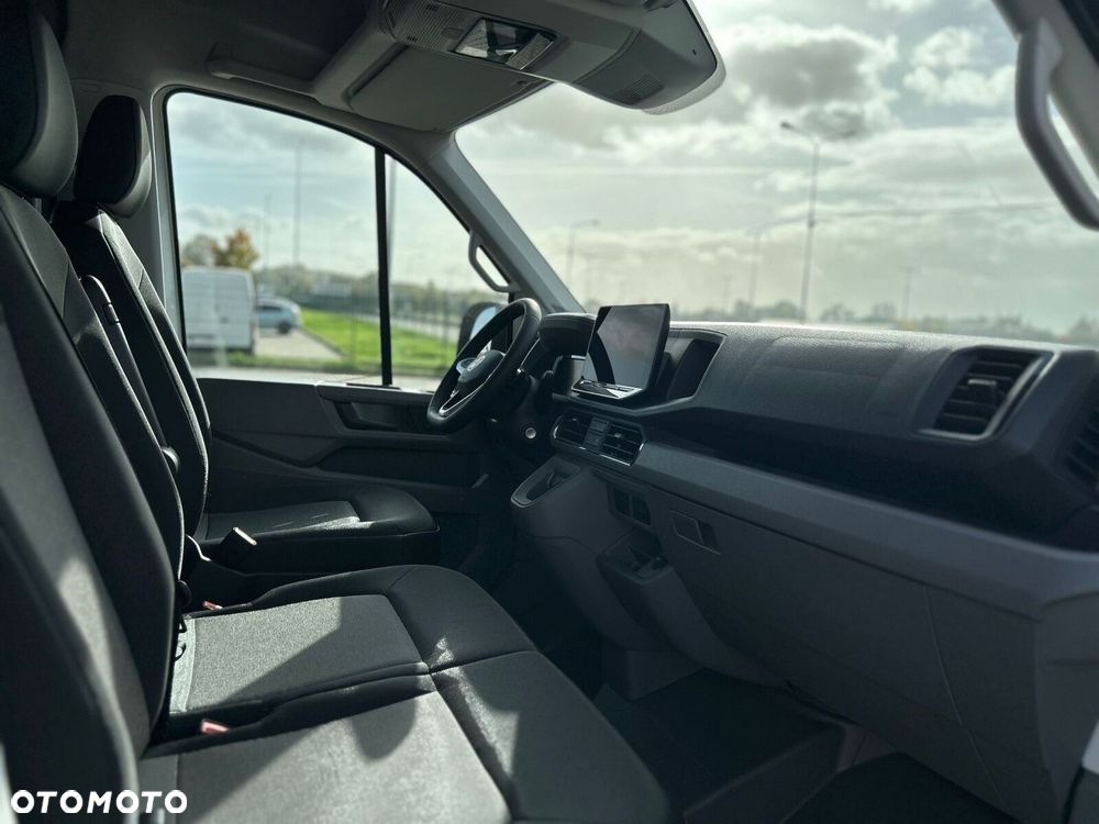 Volkswagen Crafter 35 2.0 TDI L4H3 4490 177KM AUTOMAT - 13