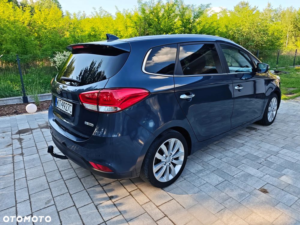 Kia Carens - 5