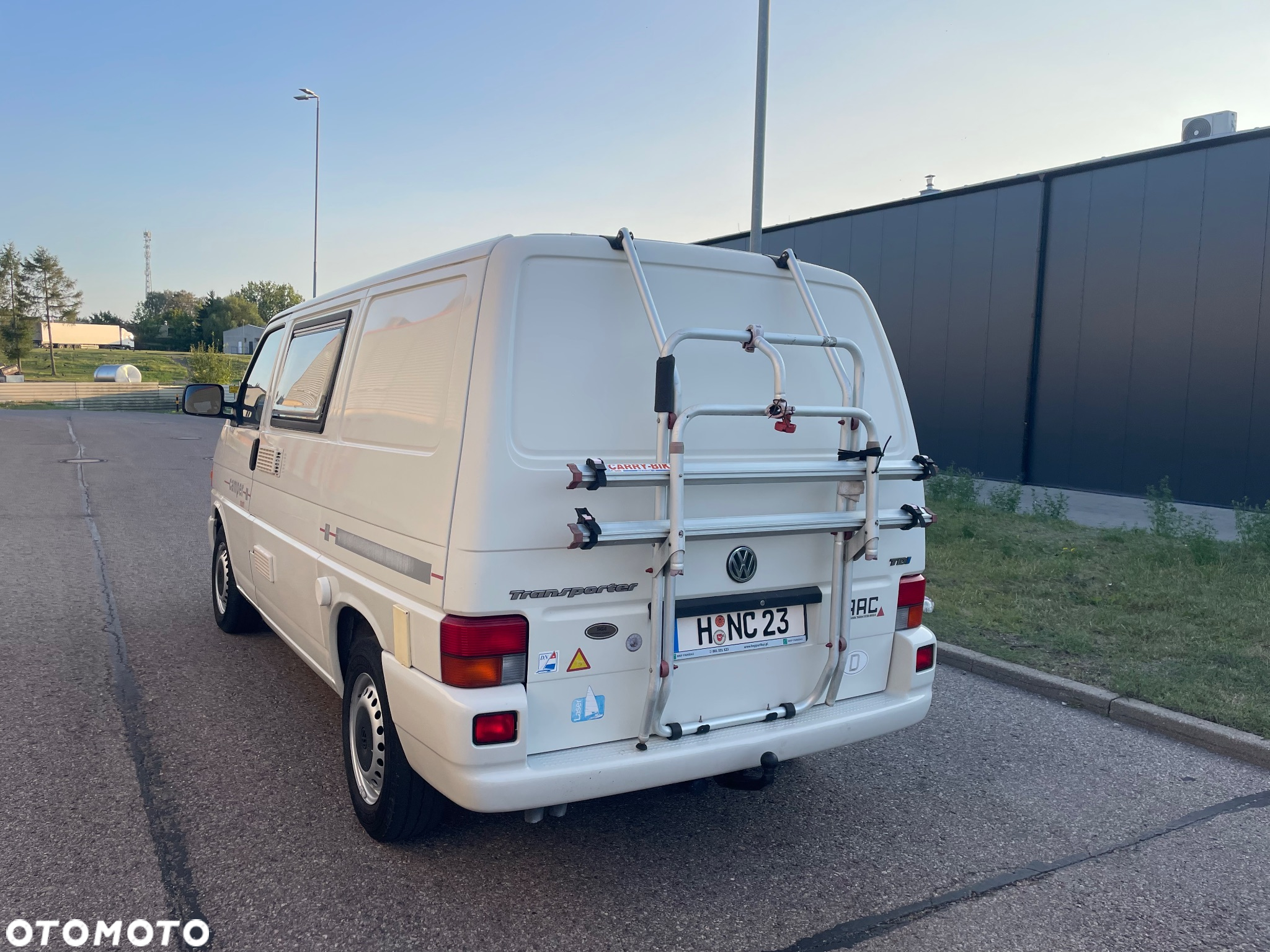 Volkswagen Transporter - 2