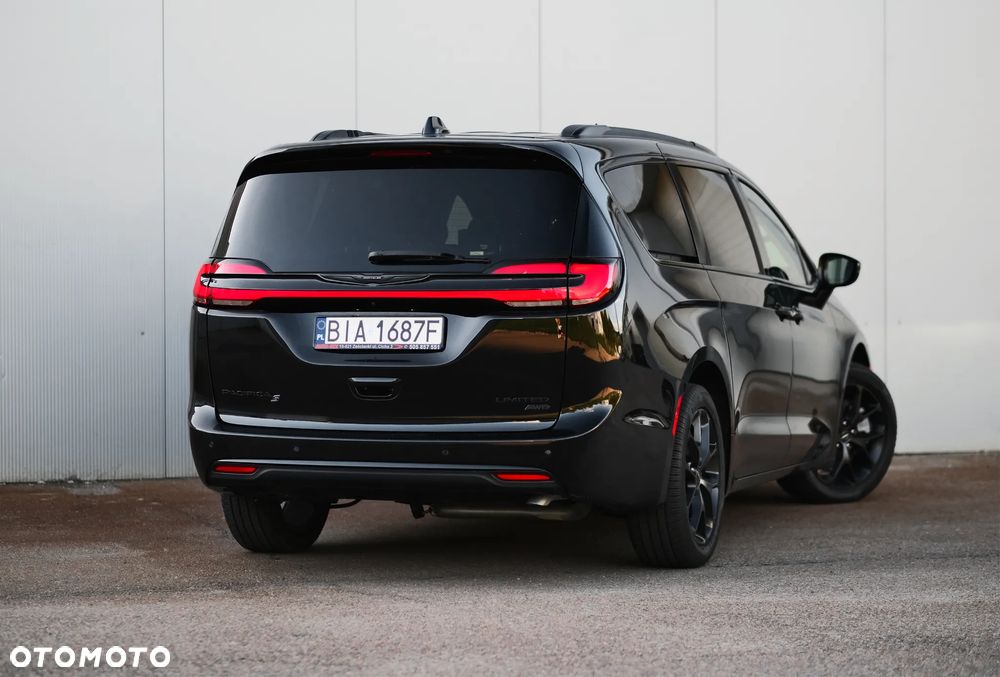 Chrysler Pacifica - 6