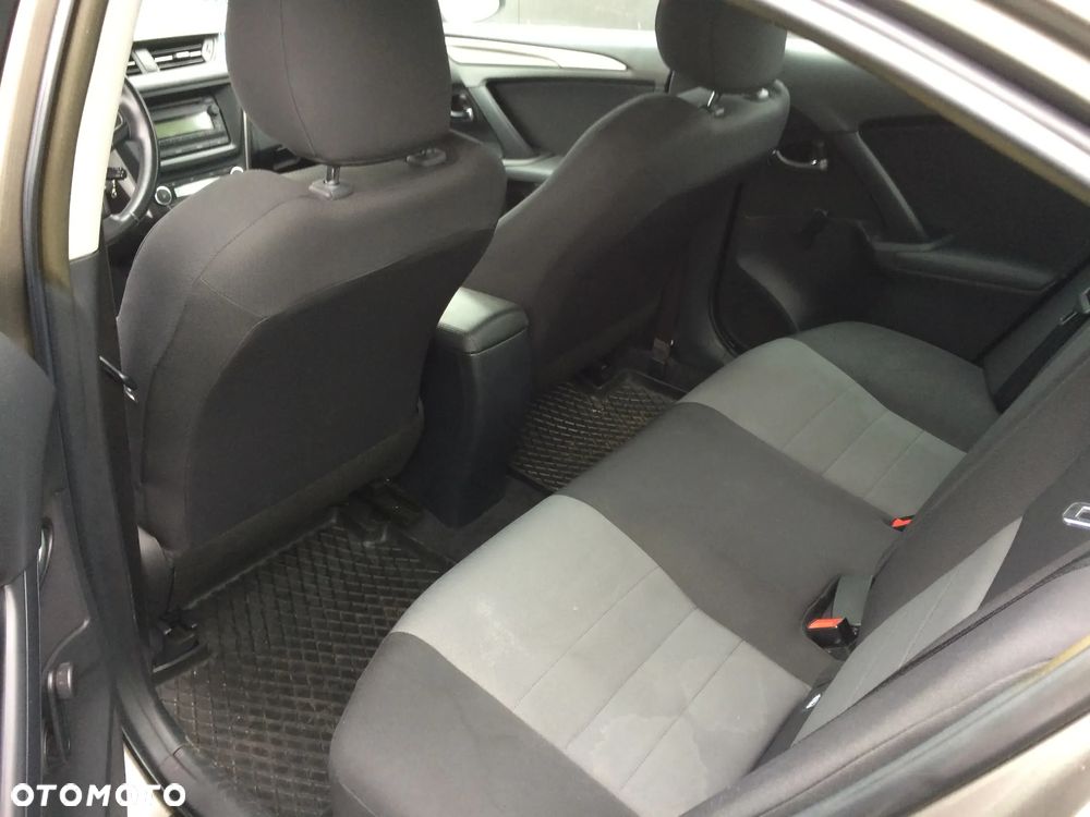 Toyota Avensis 1.6 D-4D Active - 9