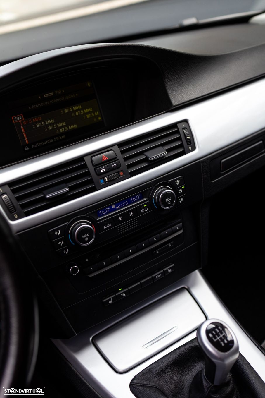 BMW 318 d Touring Navigation Sport - 23
