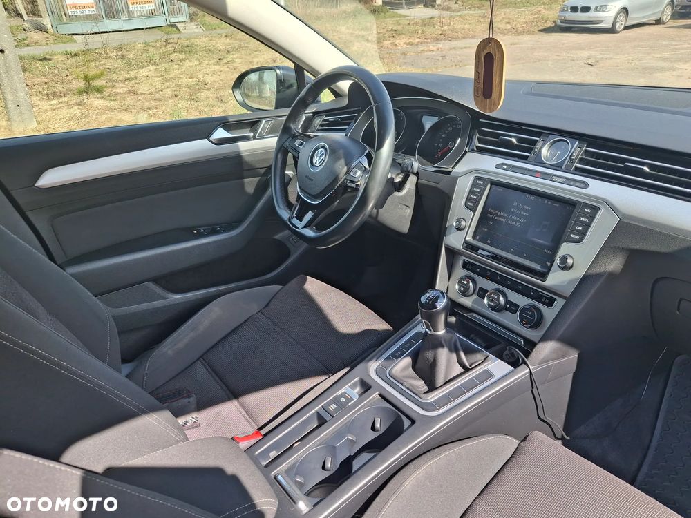 Volkswagen Passat 1.8 TSI BMT Comfortline - 10