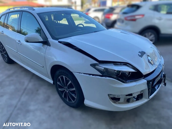 Dezmembrari / Dezmembrez RENAULT CLIO 2 SYMBOL