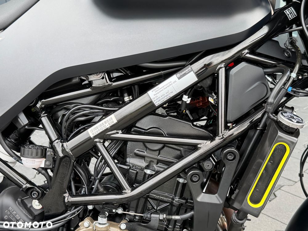 Husqvarna Svartpilen - 17