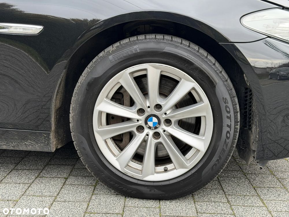 BMW Seria 5 525d xDrive Luxury Line - 17
