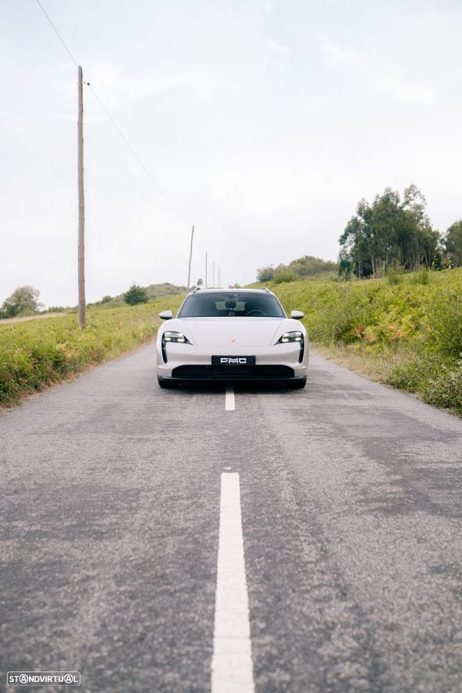Porsche Taycan Sport Turismo - 14