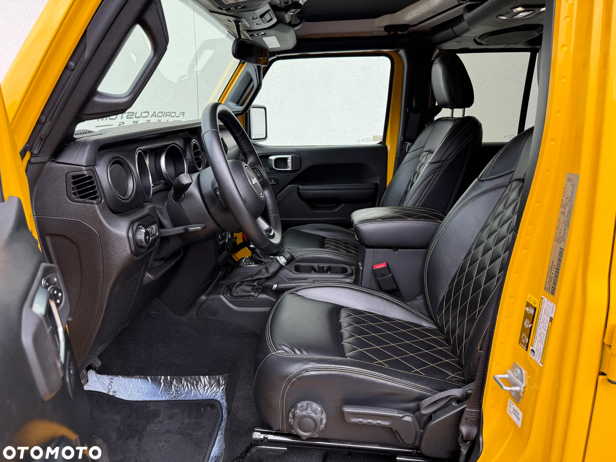 Jeep Wrangler - 12
