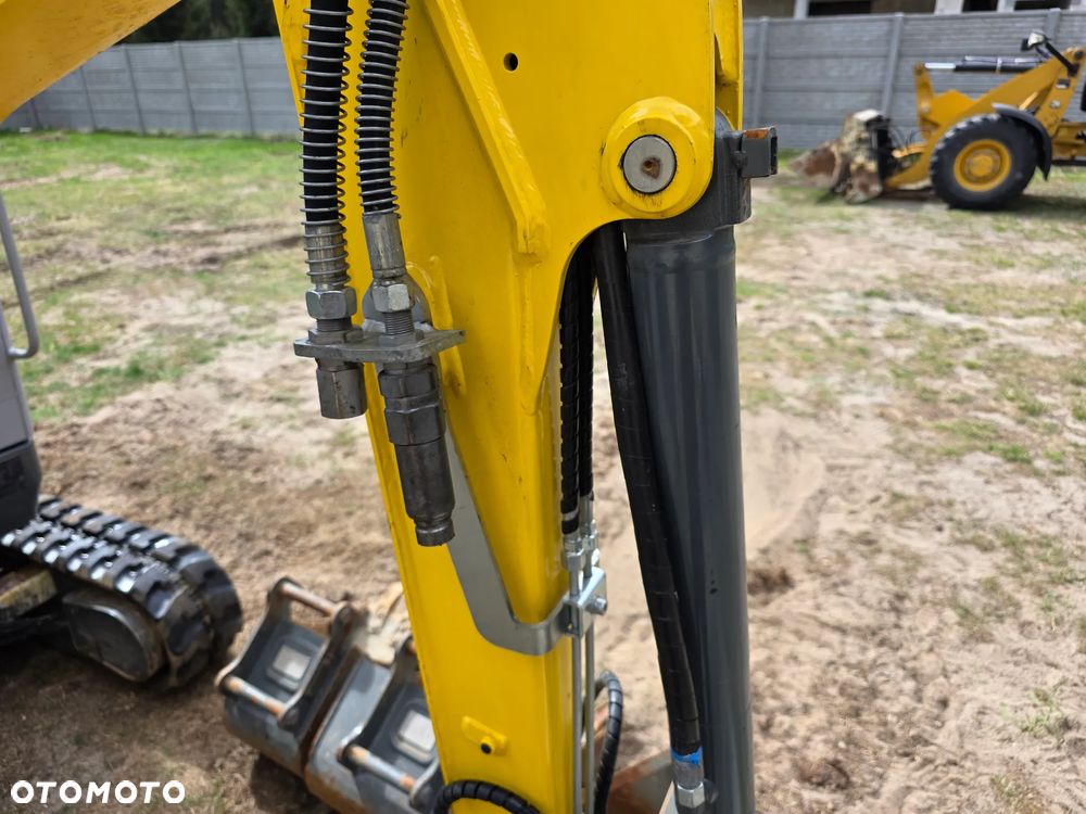 Wacker Neuson ET16 2023, stan idealny, niski przebieg 400mtg, szybkozłącze hydrauliczne, 3 x łyżka - 9