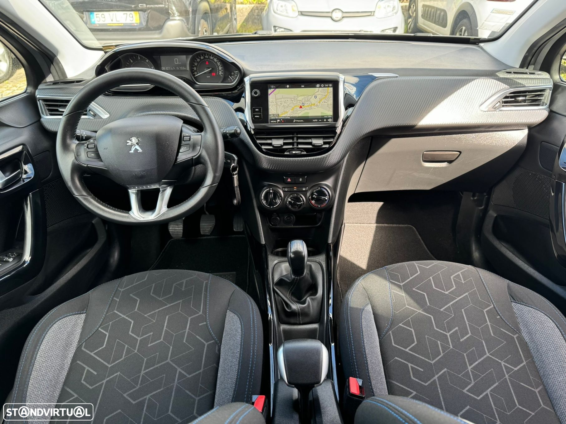 Peugeot 2008 1.5 BlueHDi Signature - 9
