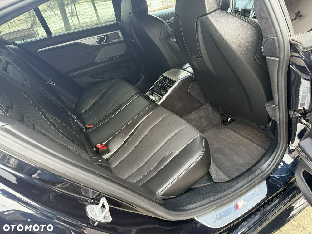 BMW Seria 8 - 11