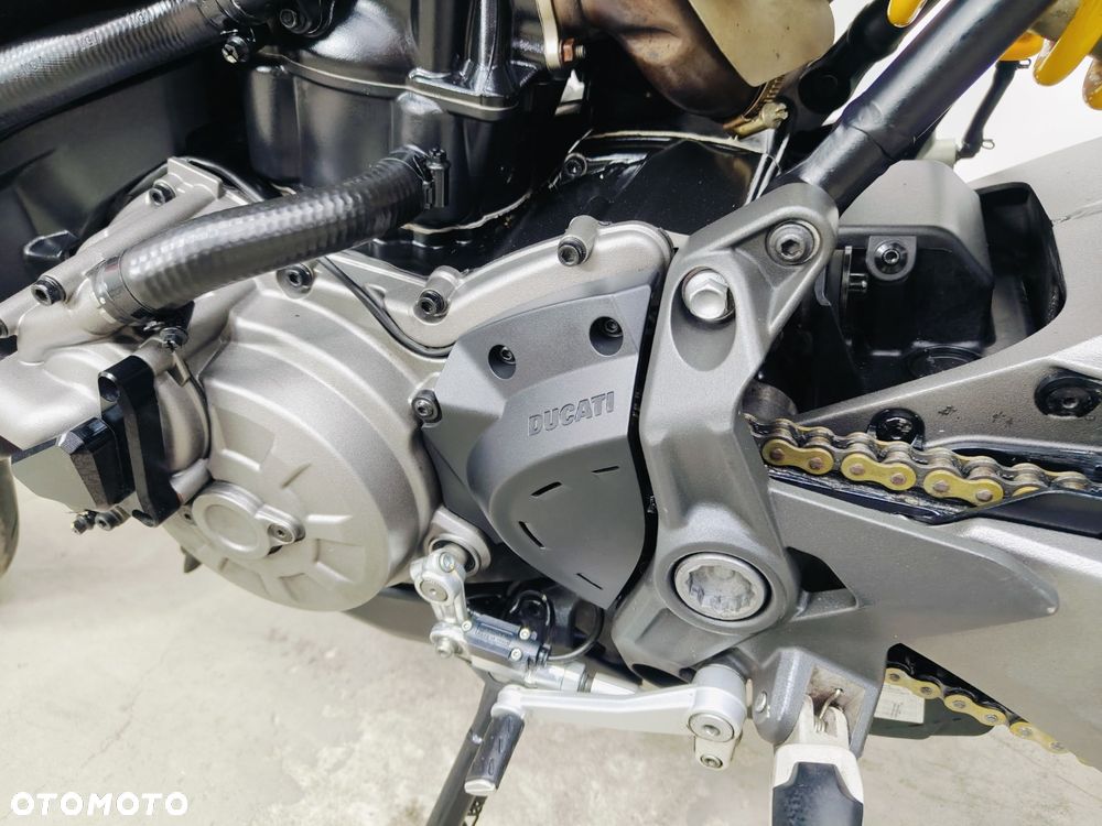 Ducati Monster - 24