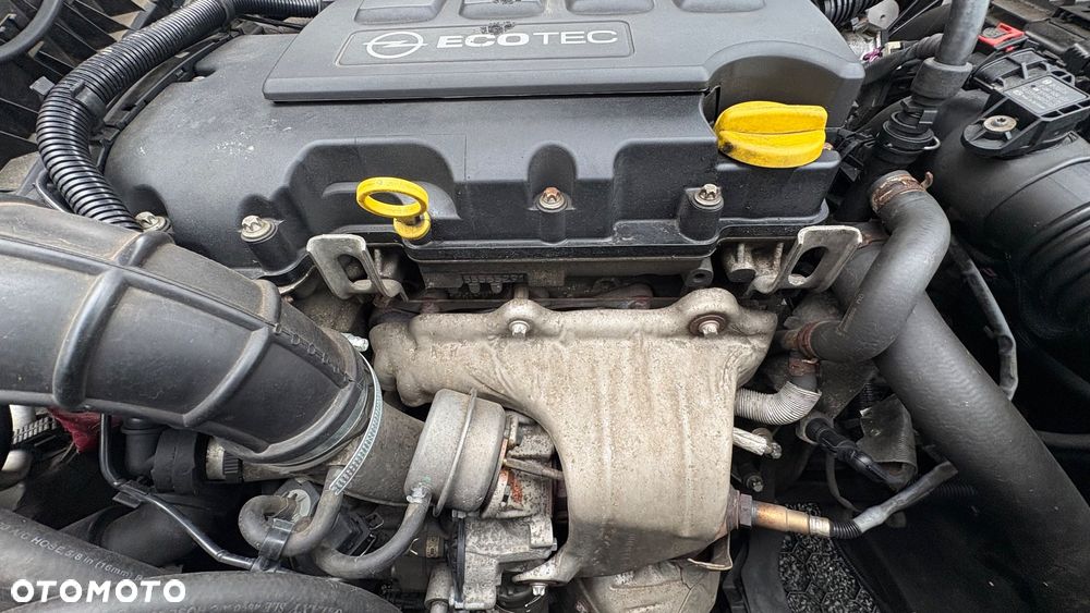 Opel Astra IV 1.4 T Cosmo - 10