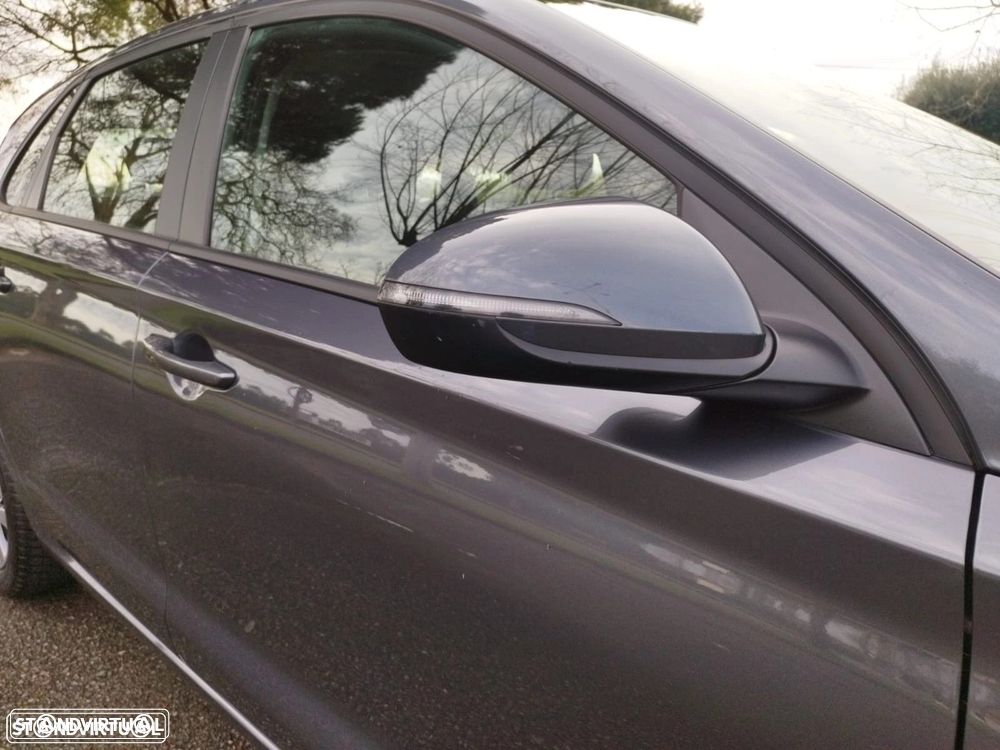 Hyundai i30 1.6 CRDi STyle+Navi 7DCT - 33