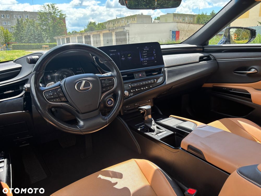 Lexus ES 300h Business Edition - 25