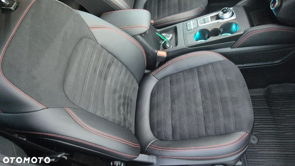 Ford Kuga 2.5P PHEV FWD ST-Line - 14