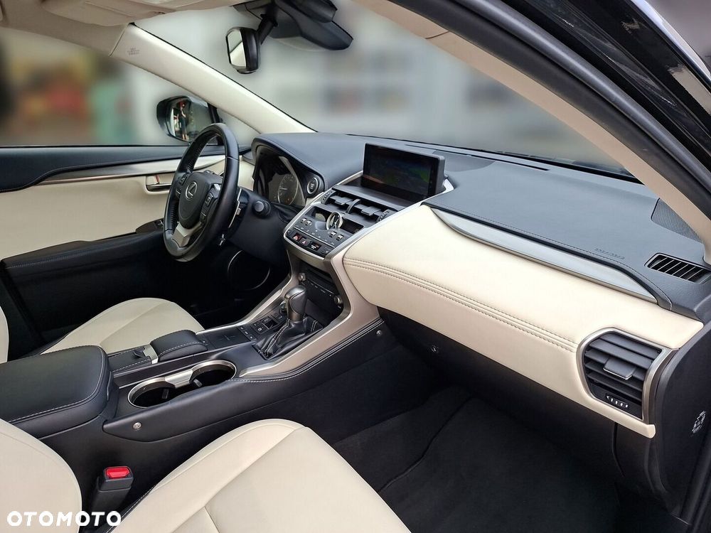 Lexus NX 300 F Impression AWD - 17