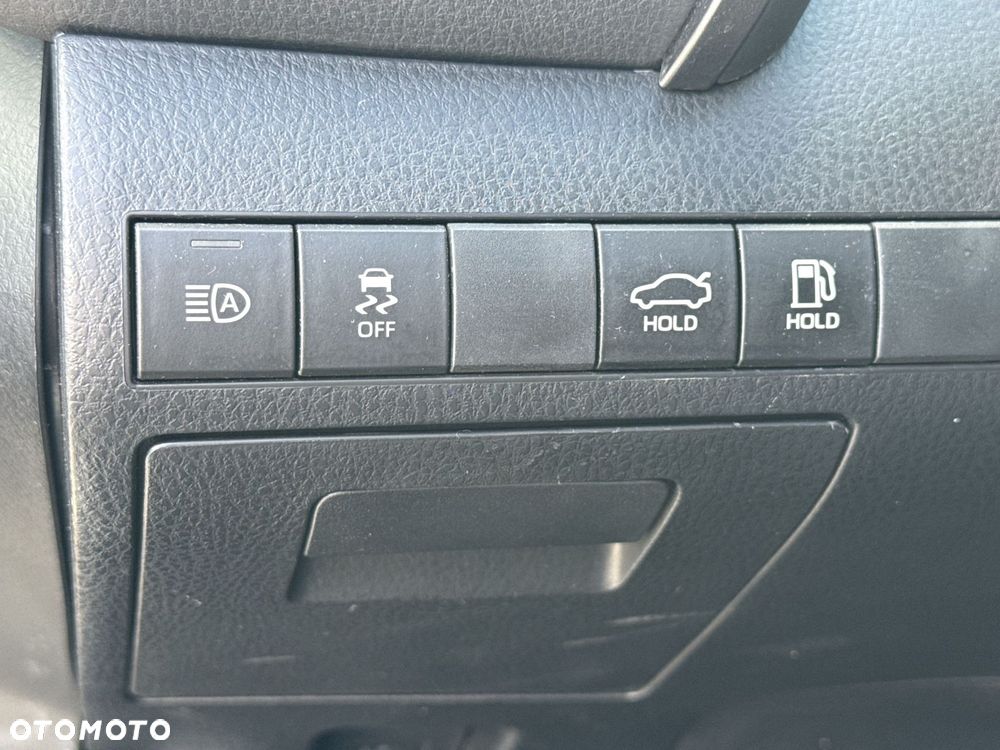 Toyota Camry 2.5 Hybrid Prestige CVT - 23