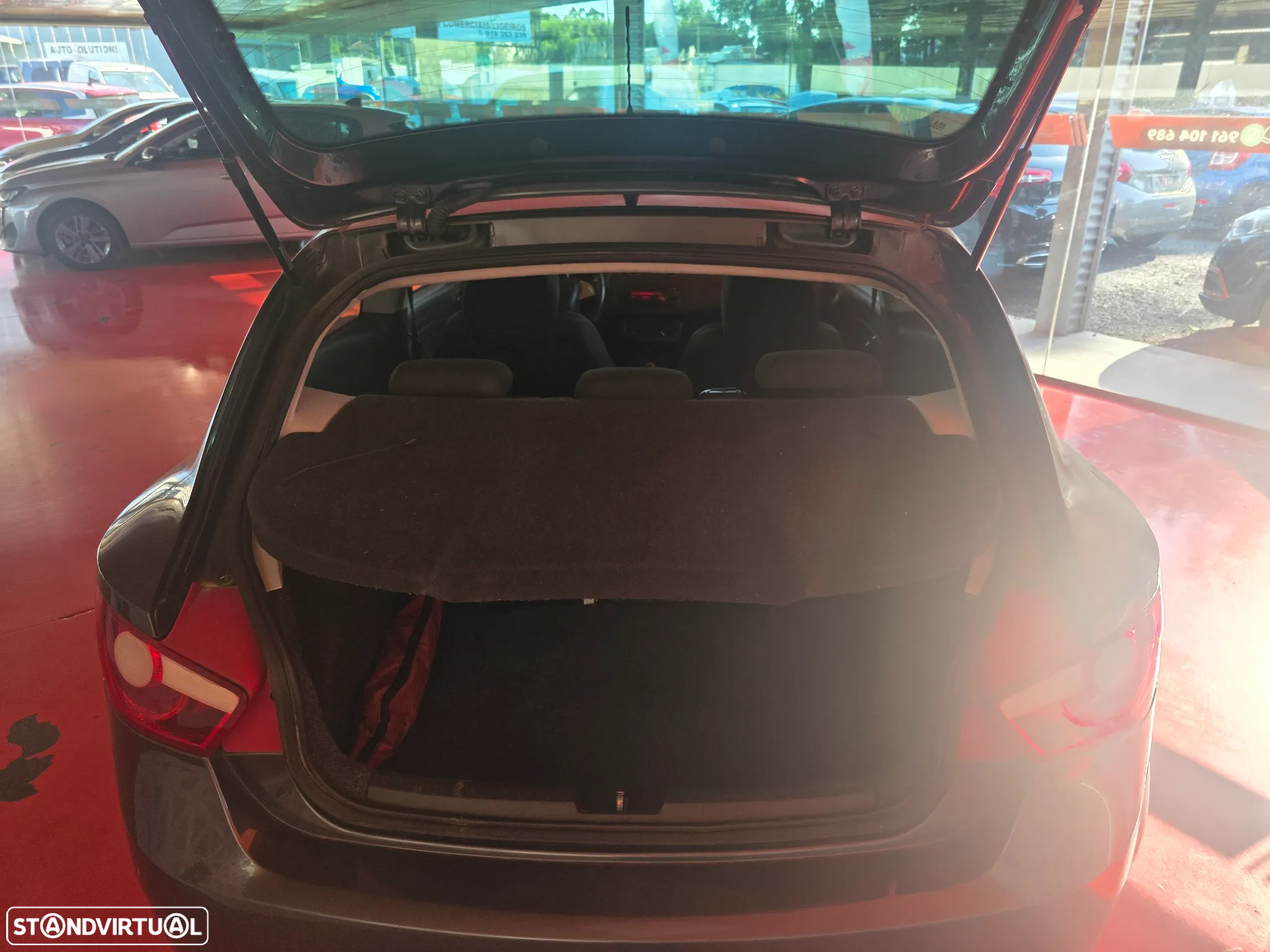 SEAT Ibiza SC 1.6 TDi Sport DPF - 18