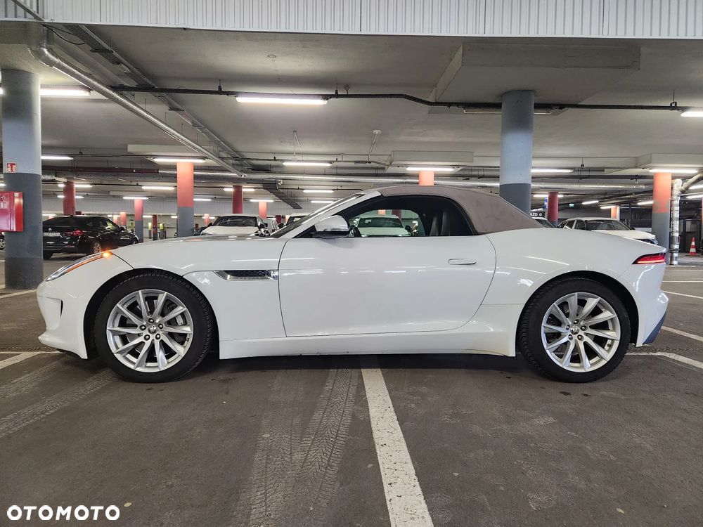 Jaguar F-Type Chequered Flag - 10