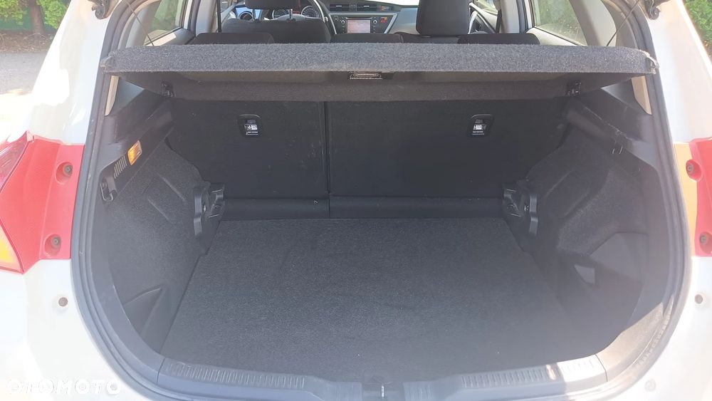 Toyota Auris 1.8 HSD Luna - 22