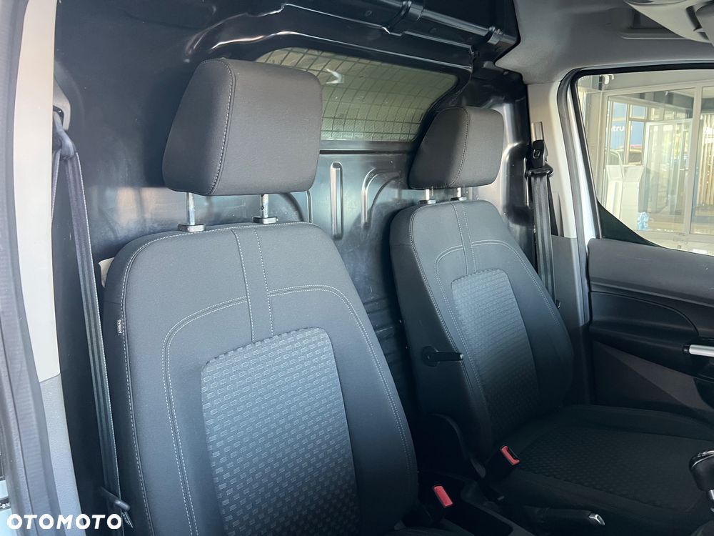 Ford Transit Connect - 32