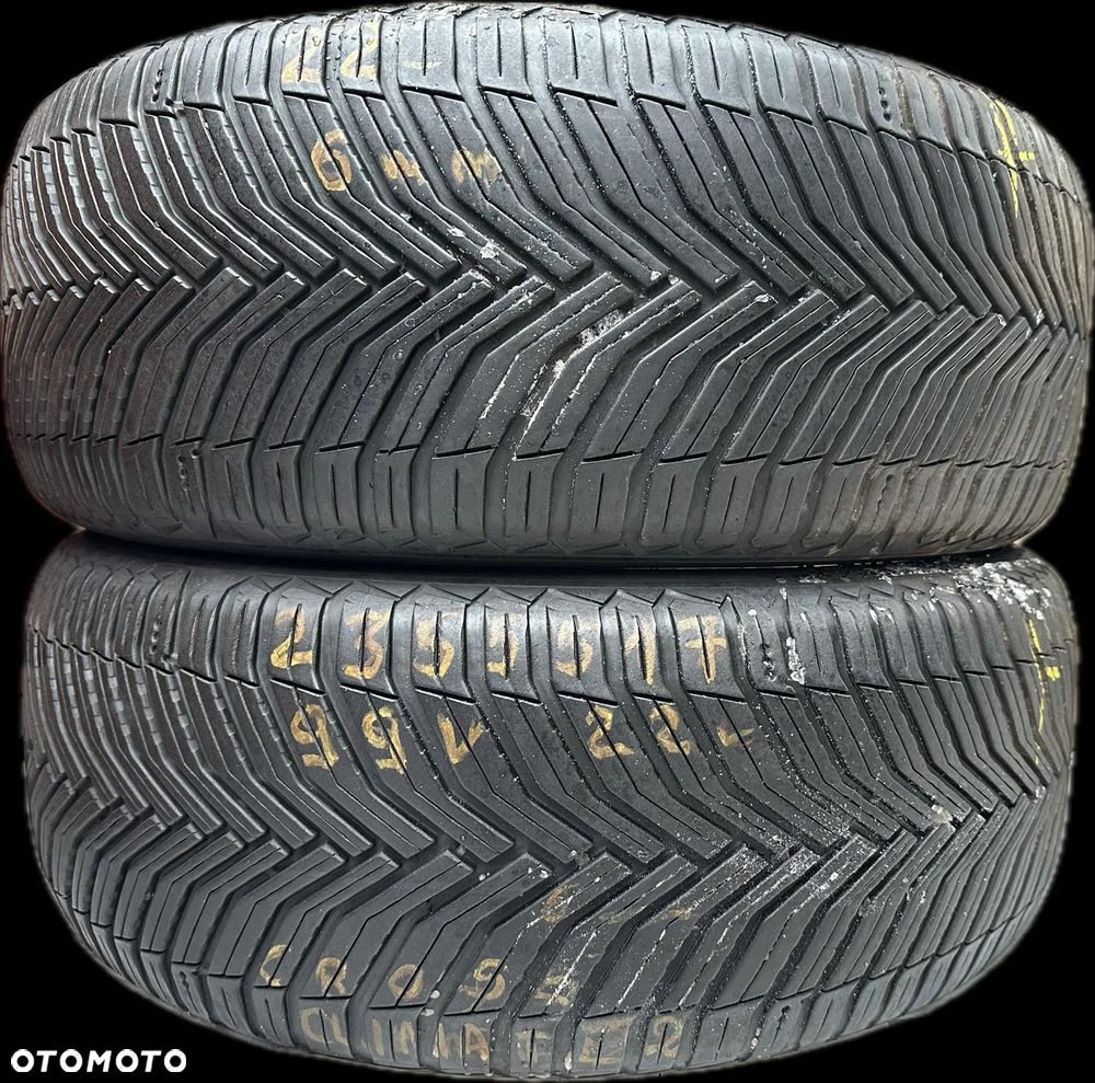2 x 235/55R17 Michelin CrossClimate 2 - 1