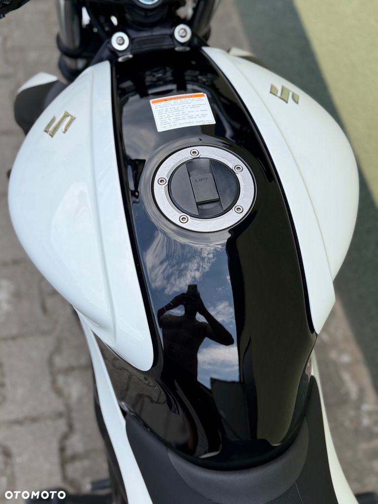 Suzuki Gladius - 35