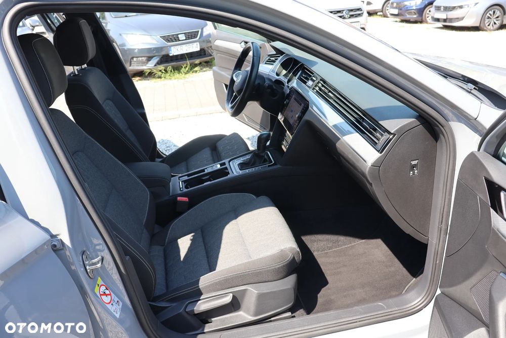 Volkswagen Passat Variant 1.5 TSI EVO Elegance DSG - 13