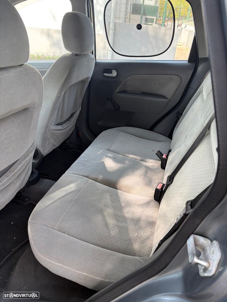 Ford Fiesta 1.4 Ghia - 7