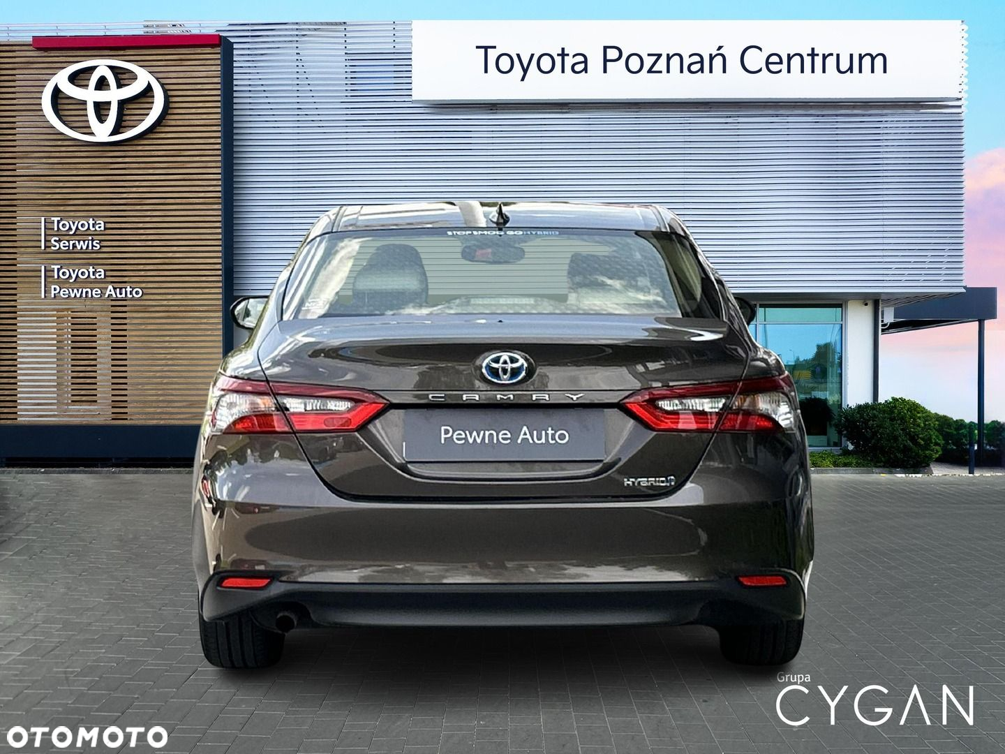 Toyota Camry - 5