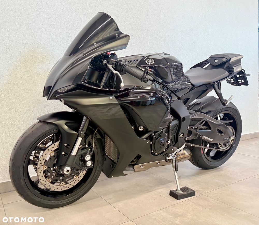 Yamaha R1 - 2