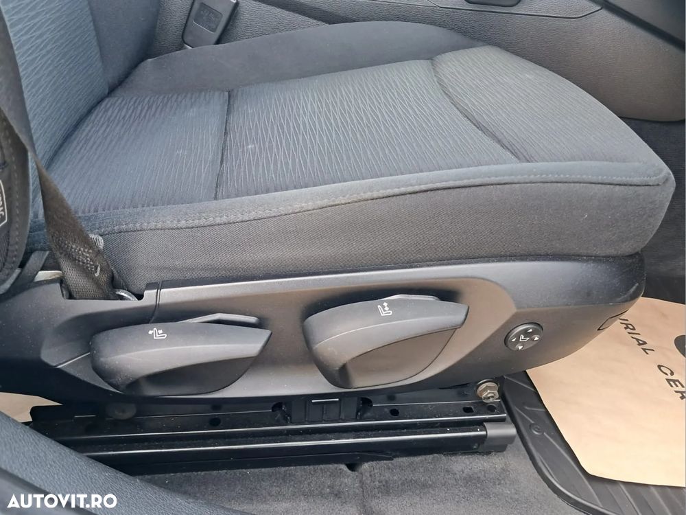 BMW X1 sDrive18d - 12