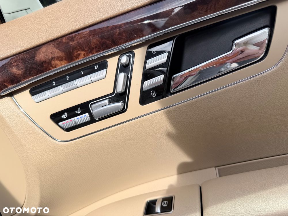 Mercedes-Benz Klasa S 500 4Matic 7G-TRONIC - 24