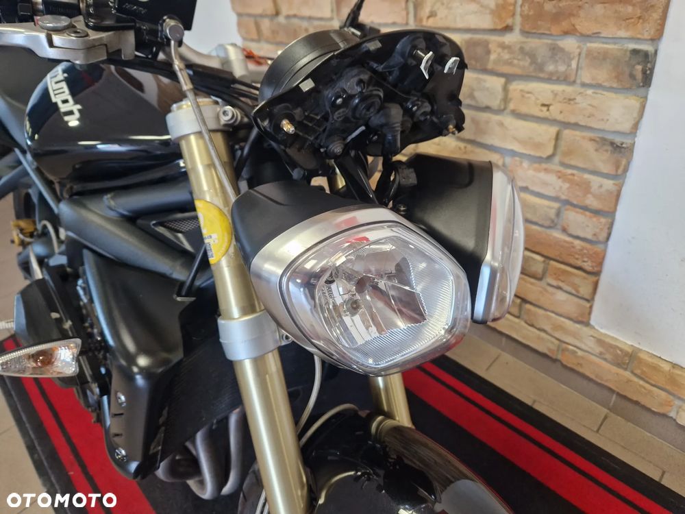 Triumph Street Triple - 32