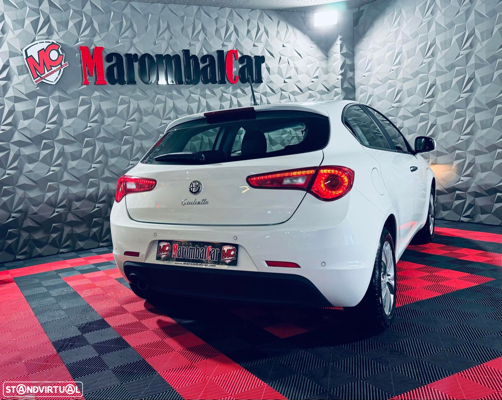 Alfa Romeo Giulietta 1.6 JTDm Distinctive - 13