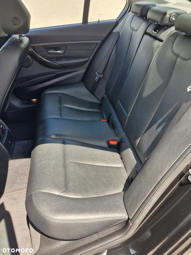 BMW Seria 3 318d Blue Performance Luxury Line - 24